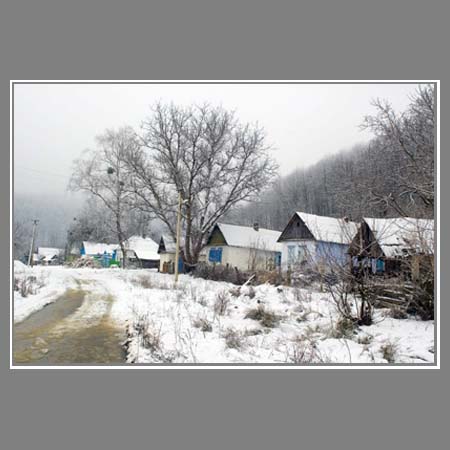 Деревенская улица зимой. Поселок Перевалка, Апшеронский район.