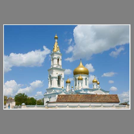 Вид на Свято-Никольский православный храм села Московское, Ставропольский край.