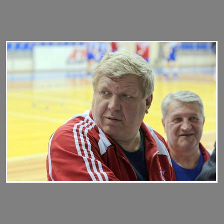 Тренеры Сборной России по гандболу Евгений Трефилов и Виталий Крохин.