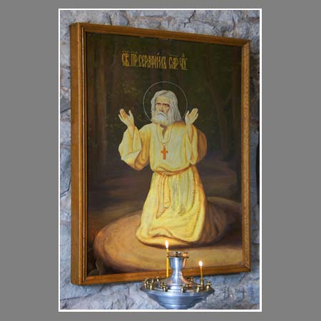 Икона Святого Серафима Саровского в интерьере храма во имя Иверской Иконы Божией Матери в Феодосии