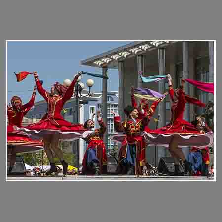 Краснодар, Пасхальные праздники, Кубанский хор на открытой площадке.