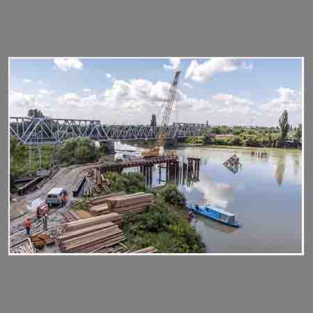 Строительство нового Яблоновского моста через реку Кубань. Июль 2020